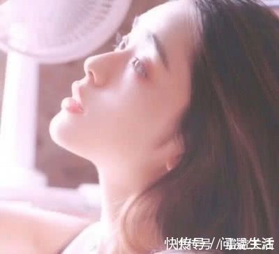 近视眼|初中生一旦“近视眼”，掌握3点“小窍门”，熬夜玩手机也不怕