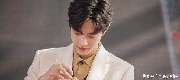 時刻|肖战“身价”再提升？新商务档次大涨，对手彻底败下阵！