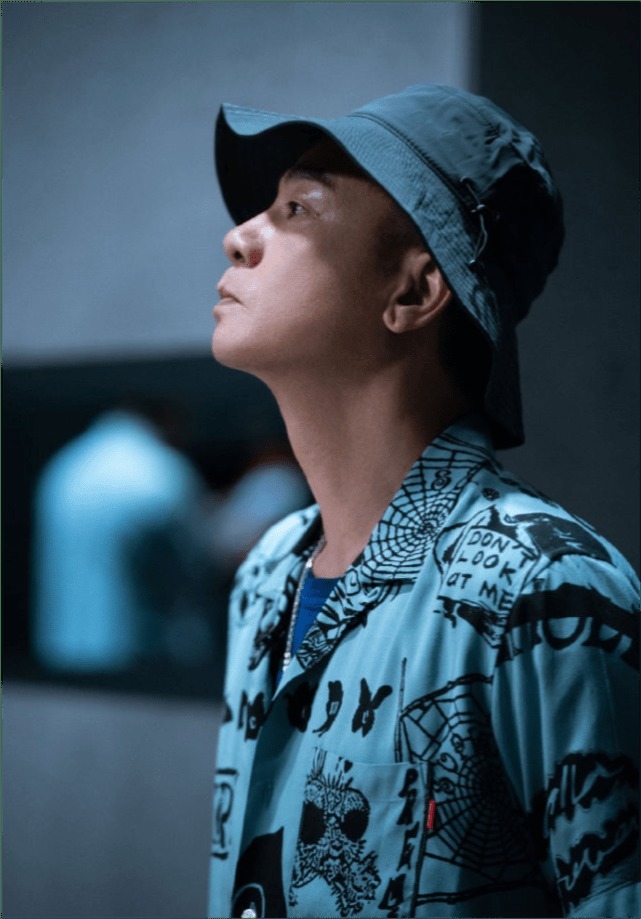 片酬|陈小春林志炫等人齐上《披荆斩棘的哥哥》，业内人爆料称港台艺人上内地节目要自降片酬