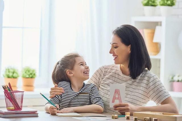 自卑|孩子的这3种行为，其实是“自卑”的表现，很多家长还在沾沾自喜