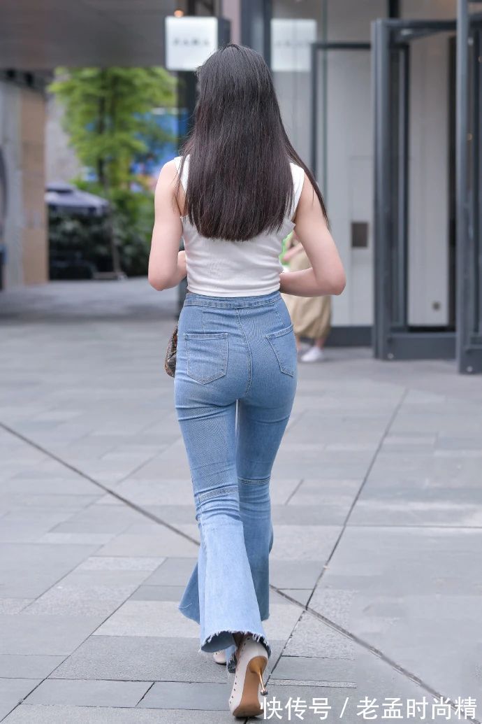 时尚|街拍:穿牛仔裤的时尚女生