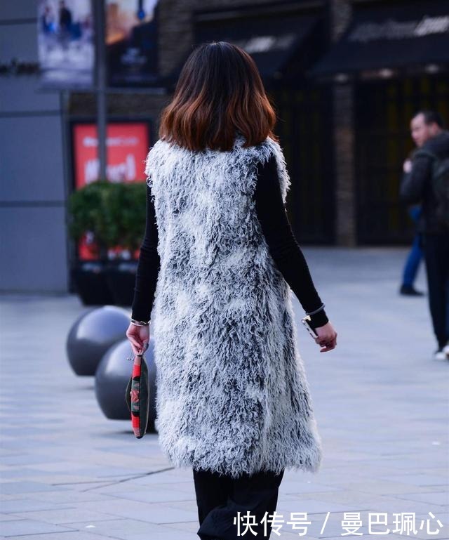 赘肉|胖女孩别担心,街头美女的另类穿搭,帮你遮挡“赘肉”更显瘦