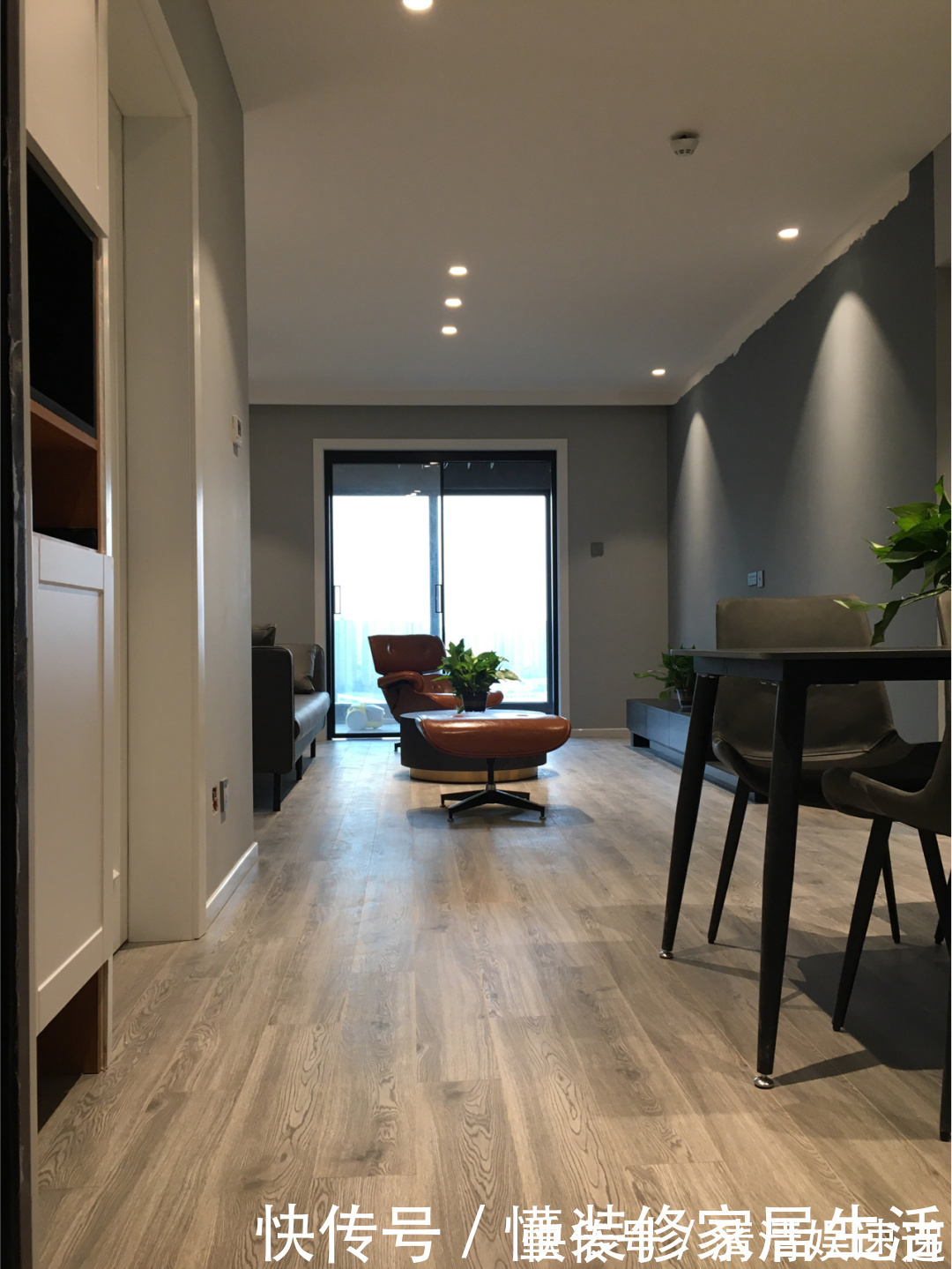 时尚|现代风的新房装修完工，入户就被迷住了，简单的装修居然这么好看