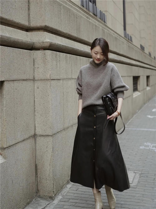 2021年早春“流行色”公布啦！时髦的女生早就穿上了，那么你呢？