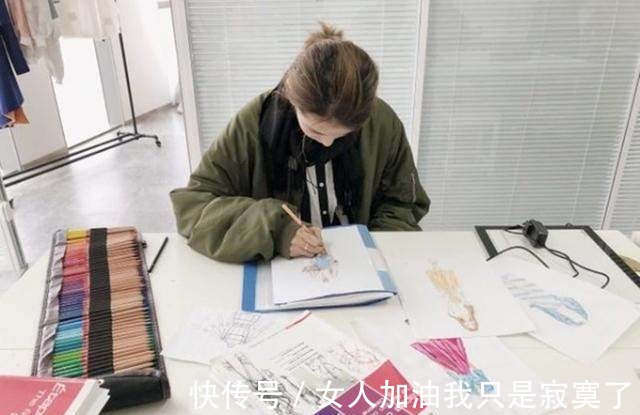 青春期|变形记16岁女巨婴:每天花销过万、吃饭要人喂,现在已脱胎换骨