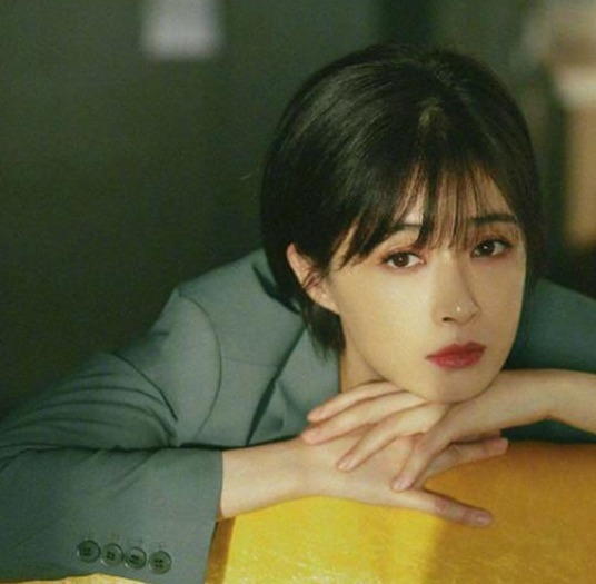 齐耳短发 40岁女人尽量别烫卷发,今年流行“3种”发型,时髦减龄还有气质