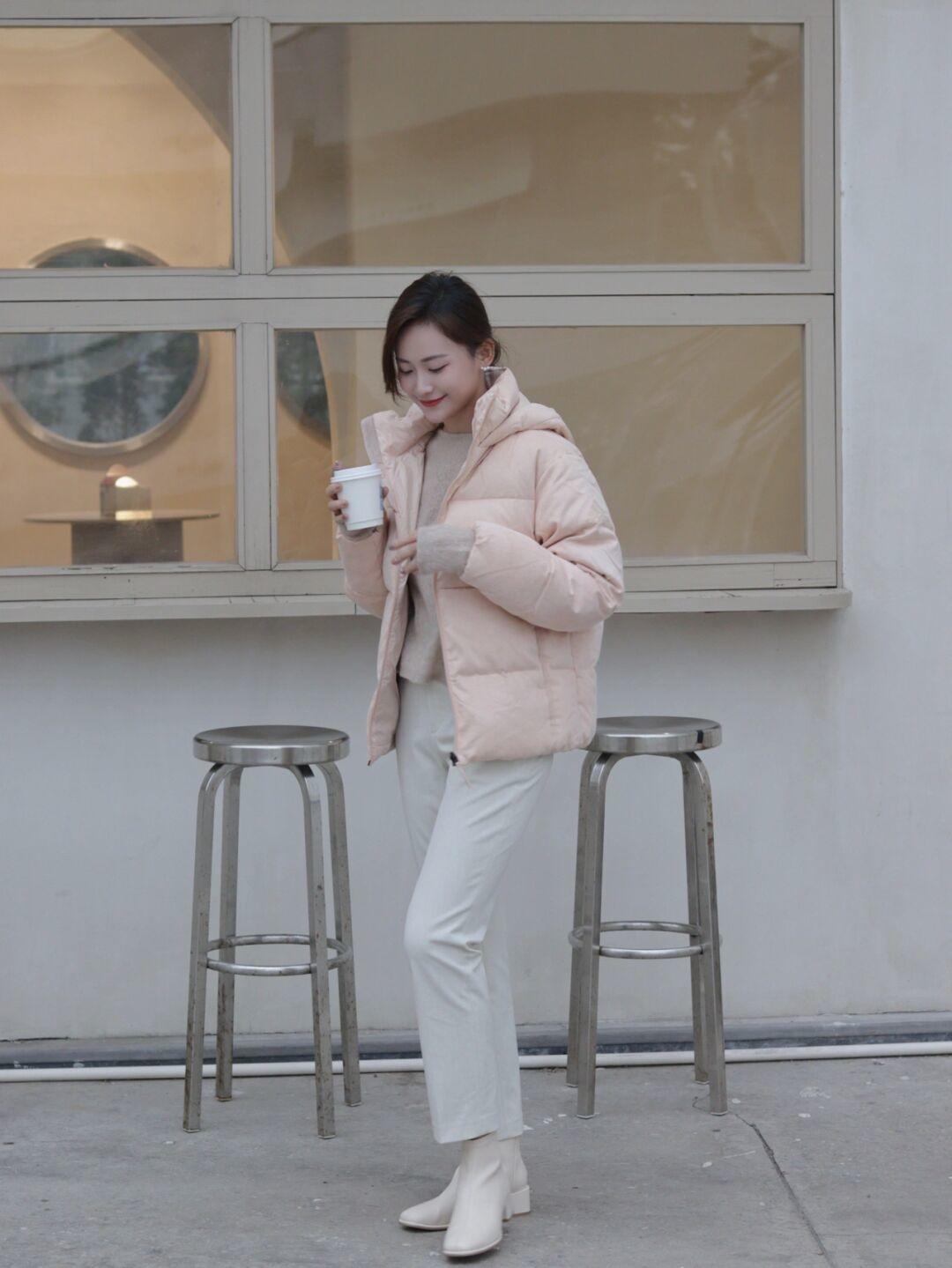 大长腿|冬季别当“反季节战士”,羽绒服必不可少,保暖又时尚