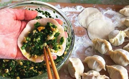 包三鲜馅饺子时,万万不可直接拌馅,多加这一步,饺子鲜香更入味