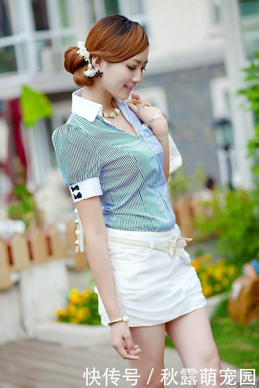 小姐姐爱穿超短裙,穿出迷人女人味,呈现性感与俏丽!