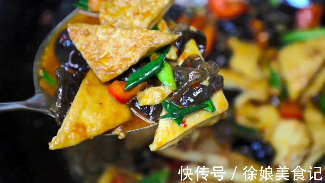 虎皮豆腐最好吃的做法，无需油炸简单易做，鲜香脆嫩，米饭不够吃