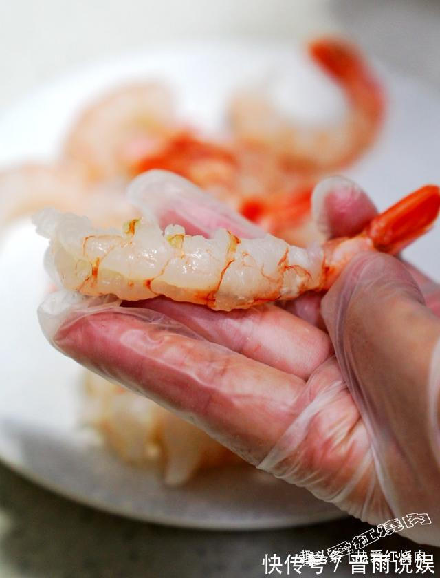 没想到山药和虾仁还能这么做,外酥里嫩不油腻,老人孩子特爱吃