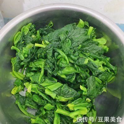 那一碗令人神往的凉拌菠菜