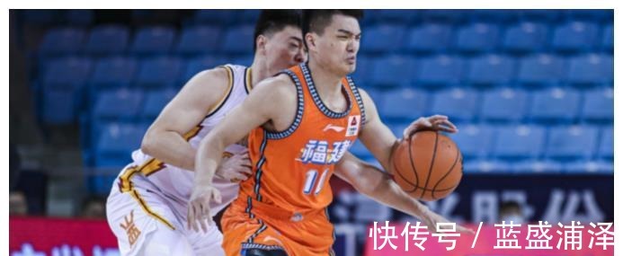 四川男籃|高登華麗數(shù)據(jù)背后，他成為最大犧牲者，黎伊揚也遇到袁堂文的尷尬！