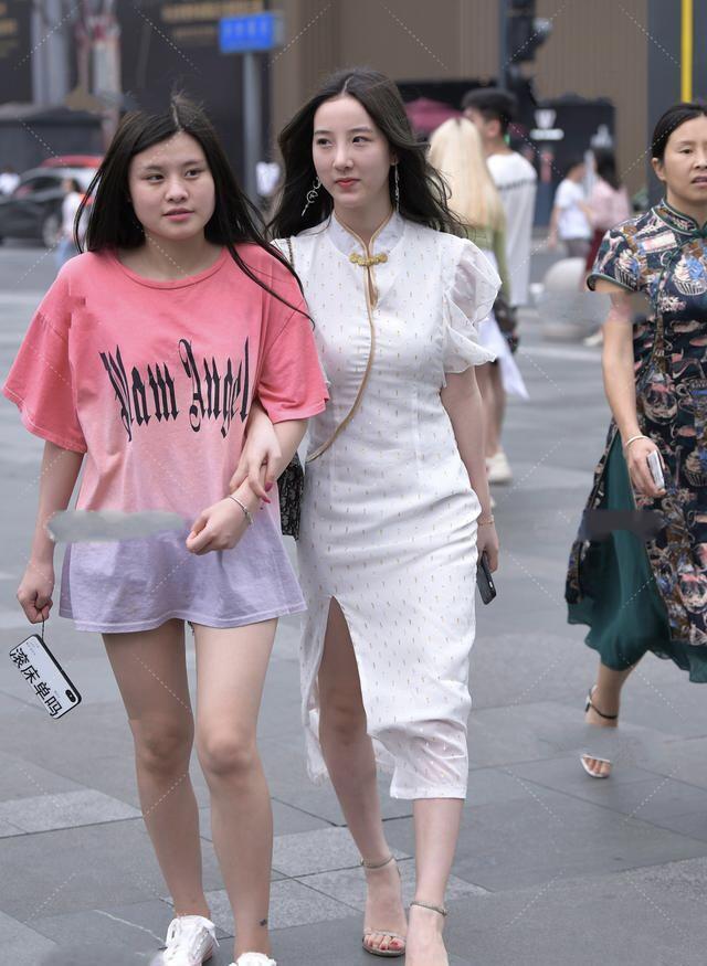 典雅|时尚:白色旗袍高贵典雅,穿在身上非常的有气质,满满的精致感