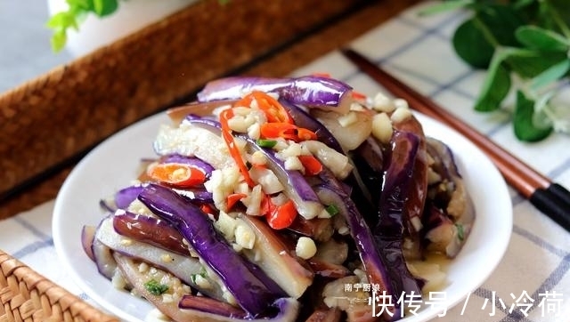 香茄子|炒茄子时，下锅前多做这一步，茄子不吸油还特别下饭，拿肉都不换