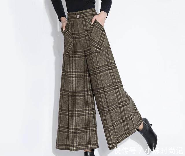 搭配|又冷又想穿裙子? 花式阔腿裤+短靴, 搭配靴子很贵气, 比裙子还美