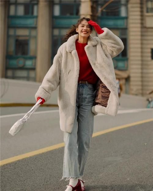 阔腿裤凭什么能火好几年？看完这些“高水准穿搭”，你就明白了