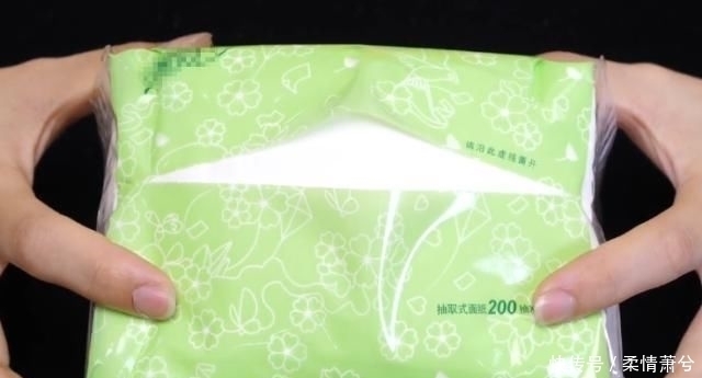 方法|原来“抽纸”上有一个“小机关”,只需轻轻拍一下,一秒钟抽纸自动打开