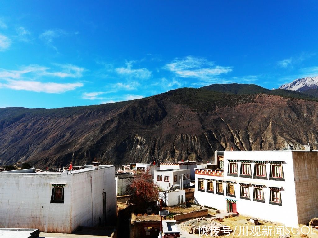 康巴藏民居|趣说甘孜丨造型别致、气势宏大的康巴藏民居