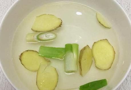 拌肉馅时,用熟油还是生油教你正确做法,肉馅鲜嫩多汁还不腥