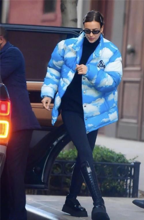  高级|穿大衣和羽绒服只知道选黑色？2020流行色来了，好看又高级