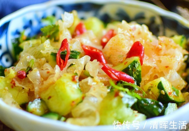 黄瓜|比拍黄瓜还受欢迎的凉拌菜,脆嫩爽口,清热解暑,胶质满满皮肤好