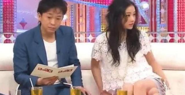 访谈|日本女星上综艺,一个坐姿让旁边男嘉宾捏把汗,当镜头不存在吗?