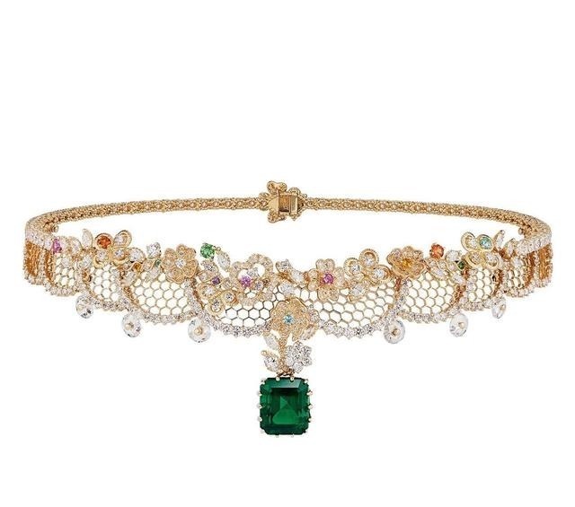 英女王 蕾丝只能做裙子珠宝亦可如蕾丝般精致浪漫!