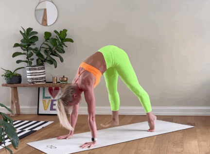 动作|练瑜伽,为何建议你一定要加强上背力量的练习?