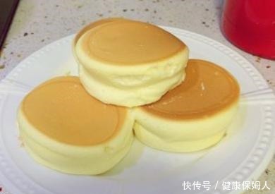 教你做舒芙蕾松饼，只要一口平底锅轻松搞定，好吃到让人念念不忘！