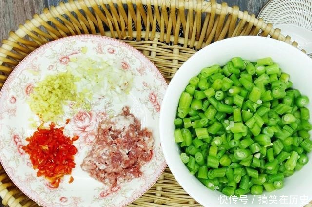 炒豆角,最不该直接下锅炒!请您记住这一妙招,豆角入味,不发黄