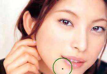 脸上这3处有痣的女生,颜值一定会很高!