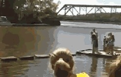 |搞笑GIF:姜还是老的辣啊,看看人家这下手真是稳准狠