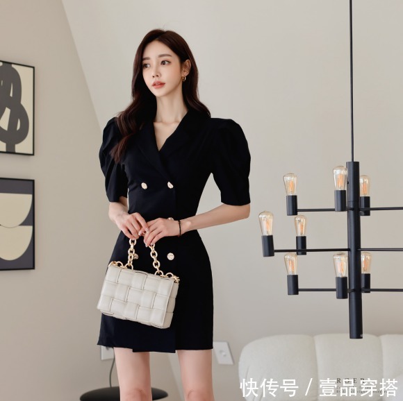时尚|女神孙允珠高清时尚搭配:黑岩钻石双排扣灯笼玫瑰衬裙