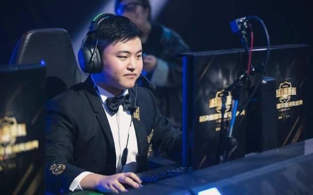 退役|LOL：曾第一个爆料Uzi退役的人站出来了，正面回应Uzi九位数复出