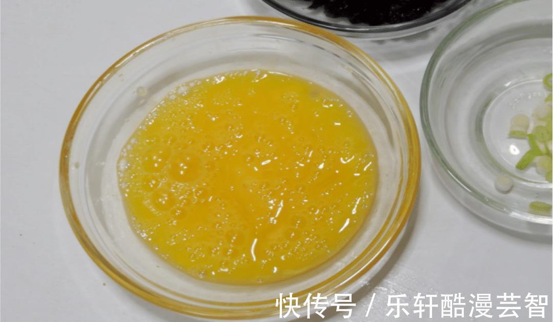 秋季,鸡蛋别再蒸鸡蛋羹,换一种新花样,营养全面好消化,别错过
