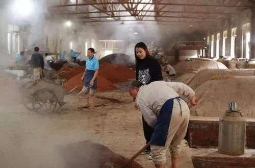 “酱香型酒”和“浓香型酒”有啥区别？差别很大，学会别再乱买了