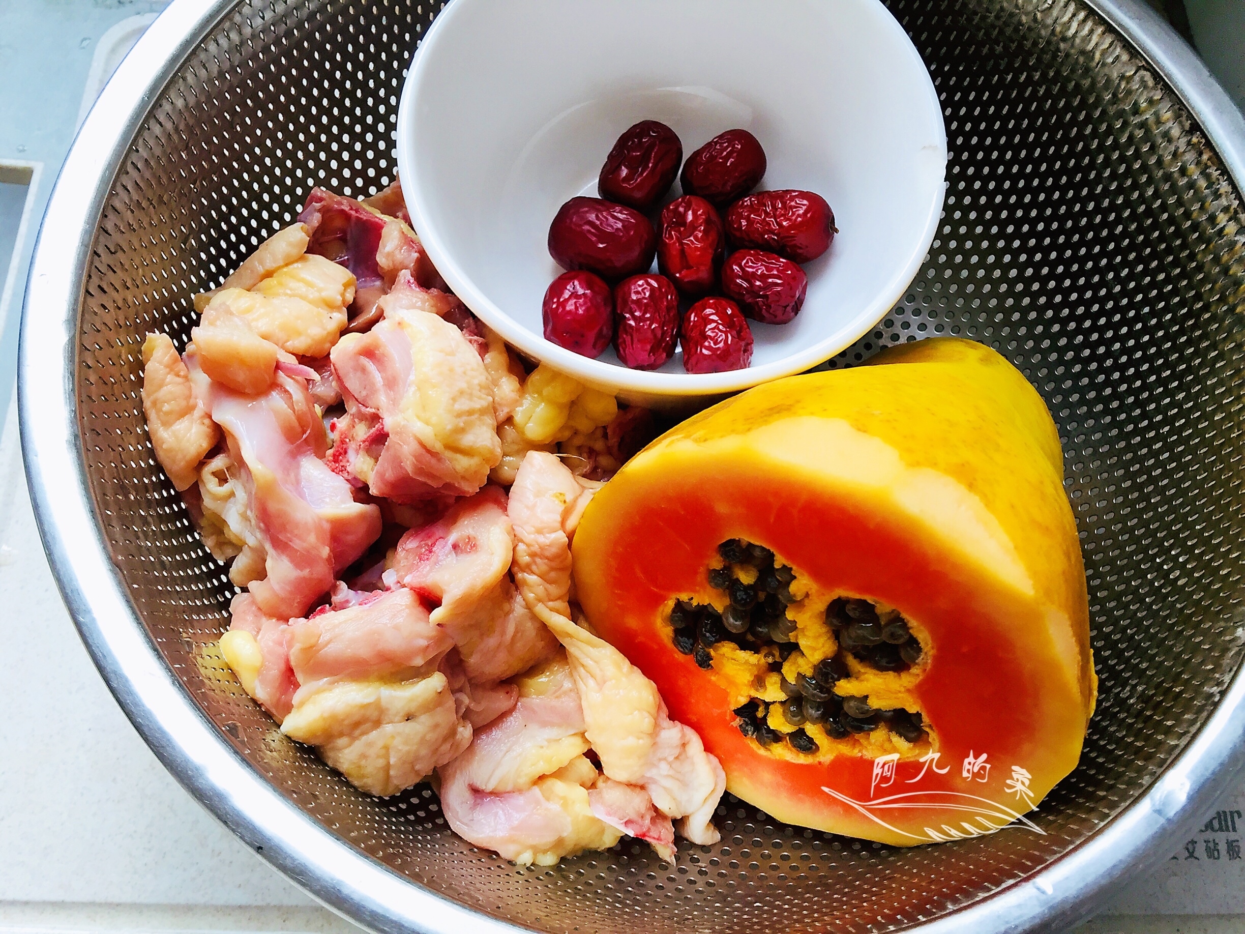 鸡肉|入秋后，煲鸡汤多加这2样食材，鲜甜又营养，好喝不上火