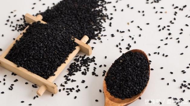 黑芝麻最大的功效不是烏發(fā),是這幾點(diǎn)特殊功效勝過吃“補(bǔ)藥”