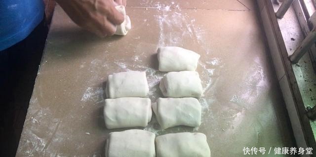 想吃椒盐油酥烧饼的不用买了,完整的做法,外酥里软,非常好吃!