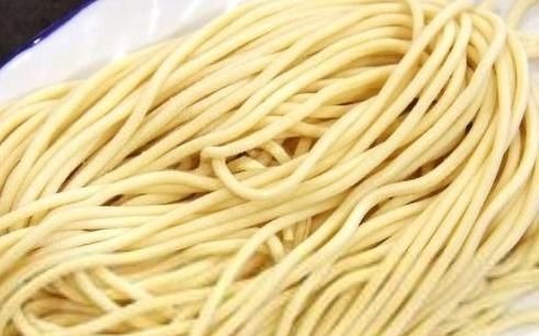 不要只知道吃水煮面条了，教你这样吃，美味又下饭，几分钟就上桌