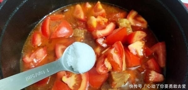 春末遇到此菜别手软,堪称植物“美白丸”,常吃晒黑的皮肤也白了