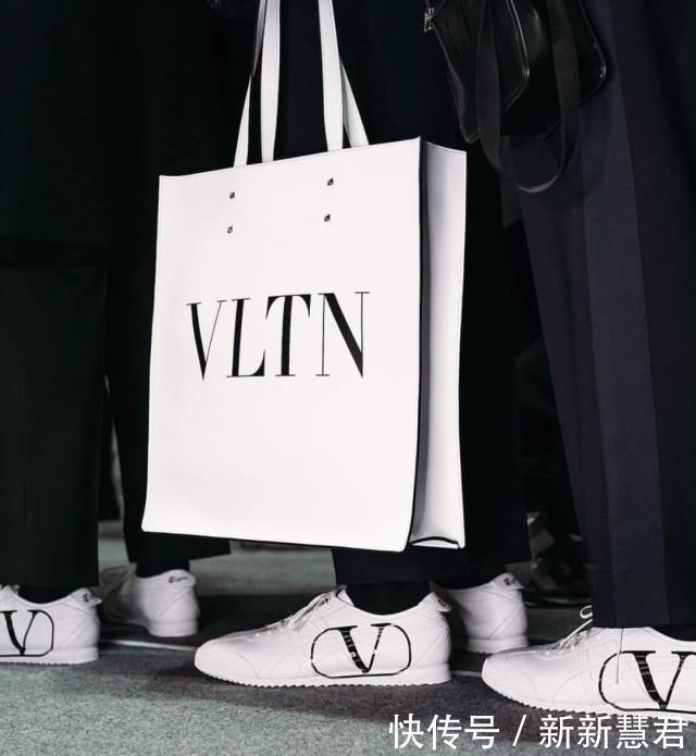 这些“旧球鞋”火极了老爹鞋的时髦C位保不住了…