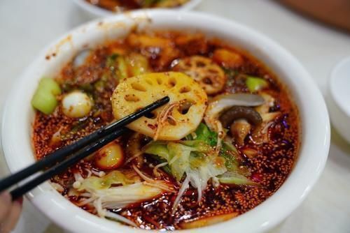 油条|糖尿病主任:血糖偏高的人,少吃2种食物,血糖不升高