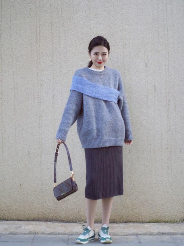 姐妹 优雅女人的衣橱里必备“毛衣”,尽显熟龄美,你心动了吗?