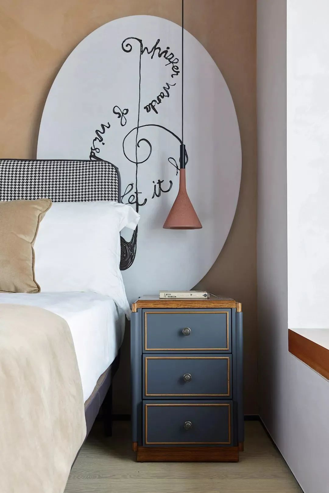 书桌|380㎡现代，返璞归真、朴素从容，这样的设计令人很轻松