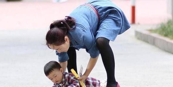 丽丽|“儿子从小和我睡”,孩子到这个年纪还不懂“儿大避母”要警醒了