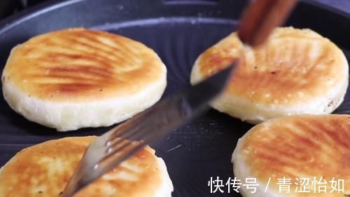 想吃这种肉酥饼不用买,方法跟比例告诉你,新手也能一次成功