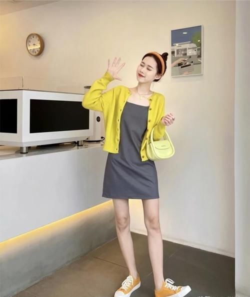 饼干 帆布鞋已经失宠了,今年最火的鞋子是“饼干鞋”,时髦显瘦又显高