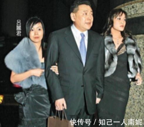 吕丽君|16亿富婆吕丽君晒近照，腾空躺在肌肉壮汉身上，男方身材健硕有型